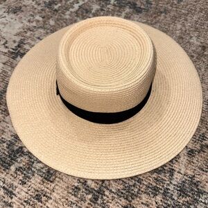 Liz Claiborne Straw Hat With Black Band OSFA
